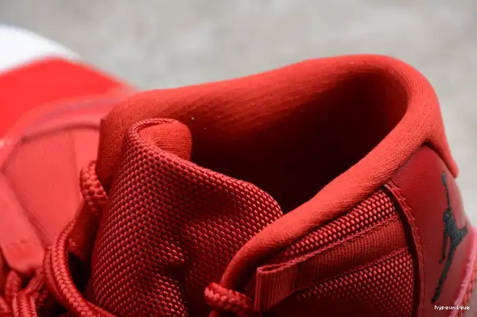 HYPE RetroGym 11 Air 378037-623 Red Jordan 0517